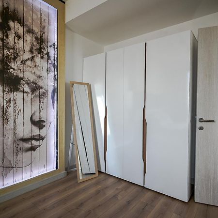 Alfred Sky Smart Apartment 29Th Spa Included Skopie Exterior foto