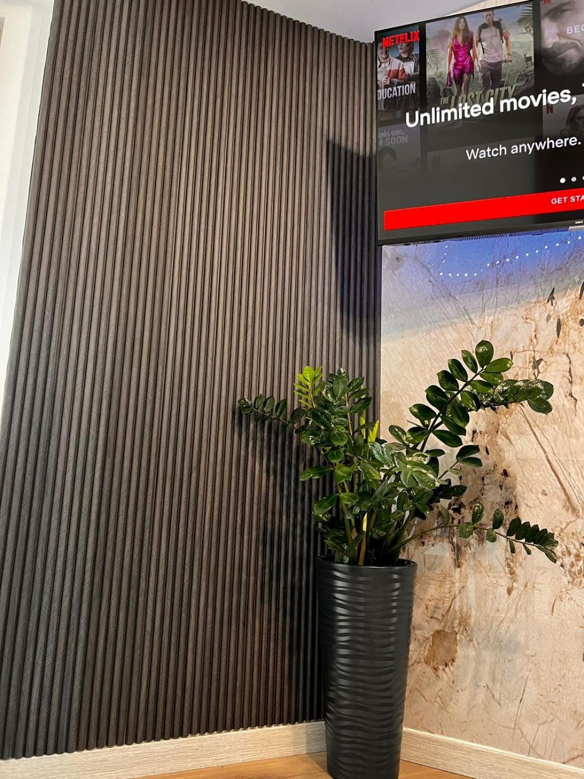 Alfred Sky Smart Apartment 29Th Spa Included Skopie Exterior foto